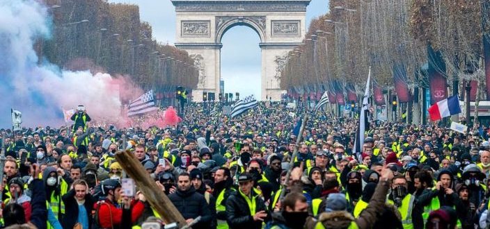 gilet-jaunes-paris-fb-704x400